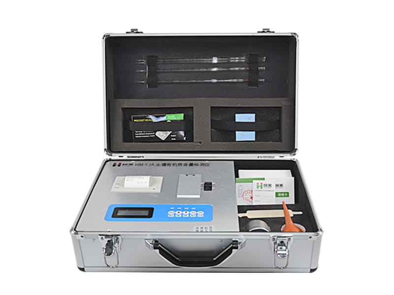 Soil organic matter content detector