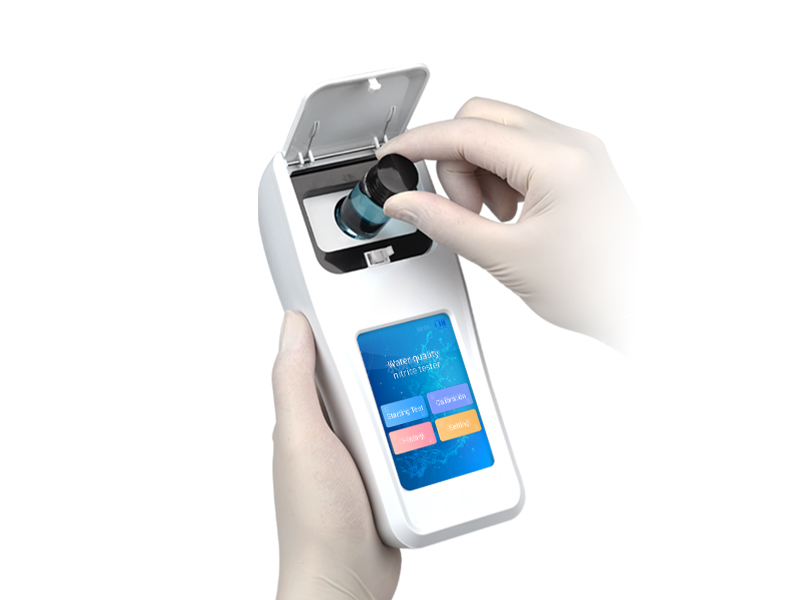 Water quality nitrite detector