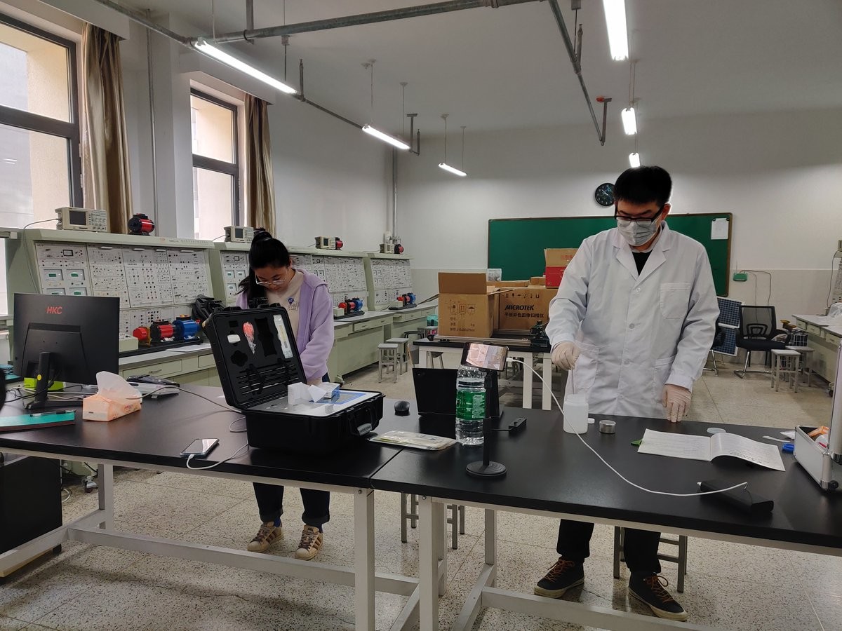 Two training stations handling sample preparation for the HM-GT4 at the university