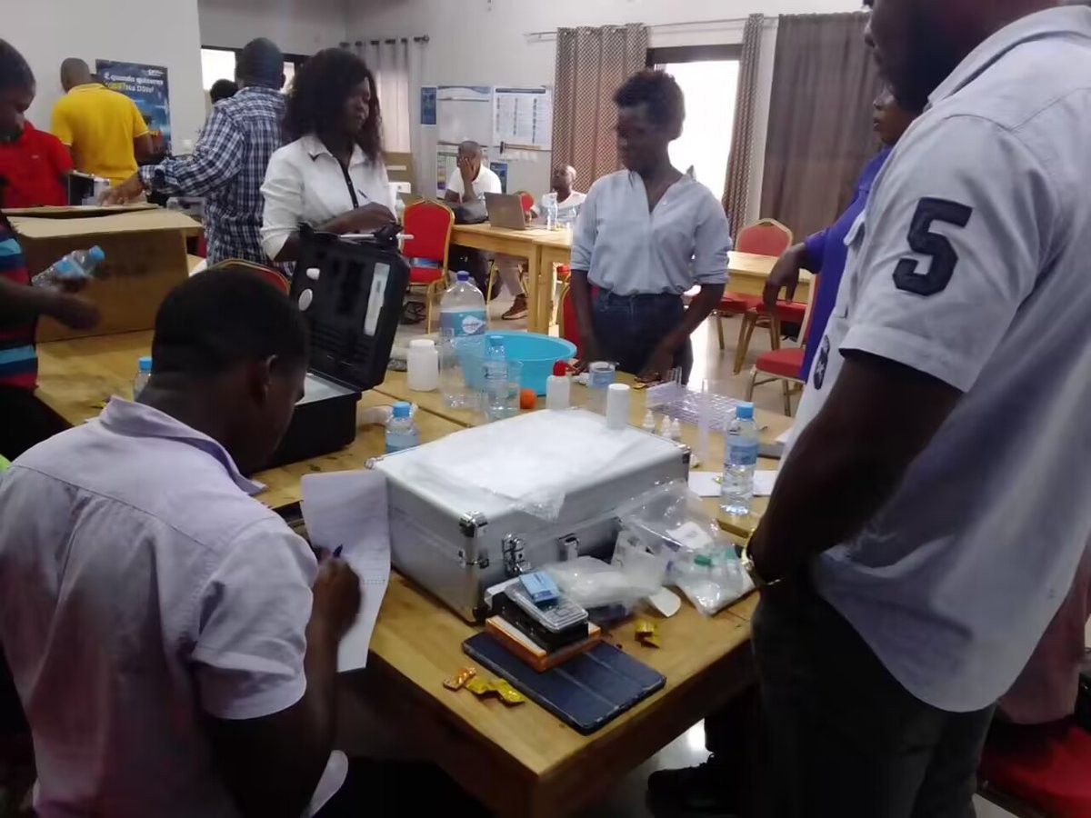 Training room in Mozambique with multiple soil analyzer stations arranged for group instruction